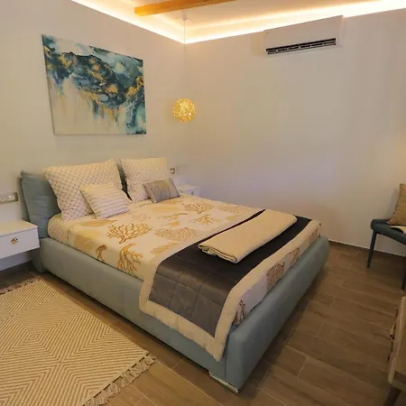 With A Parking Space Hvar - 15460 Hvar Town