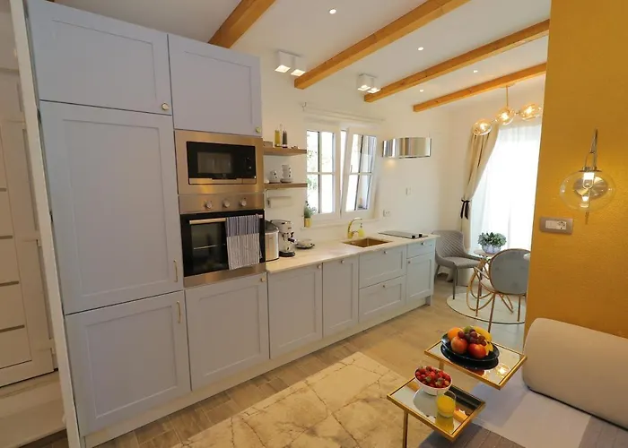 With A Parking Space Hvar - 15460 赫瓦尔