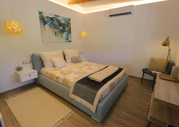 With A Parking Space Hvar - 15460 赫瓦尔